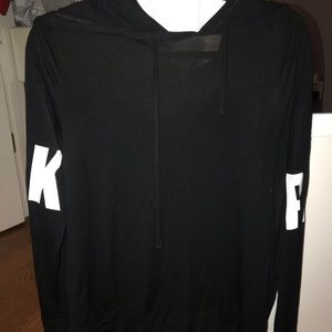 Women’s hooded long sleeve shirt